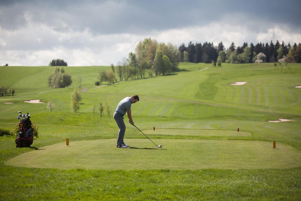 Grund Resort Golf And Ski Mladé Buky Dış mekan fotoğraf